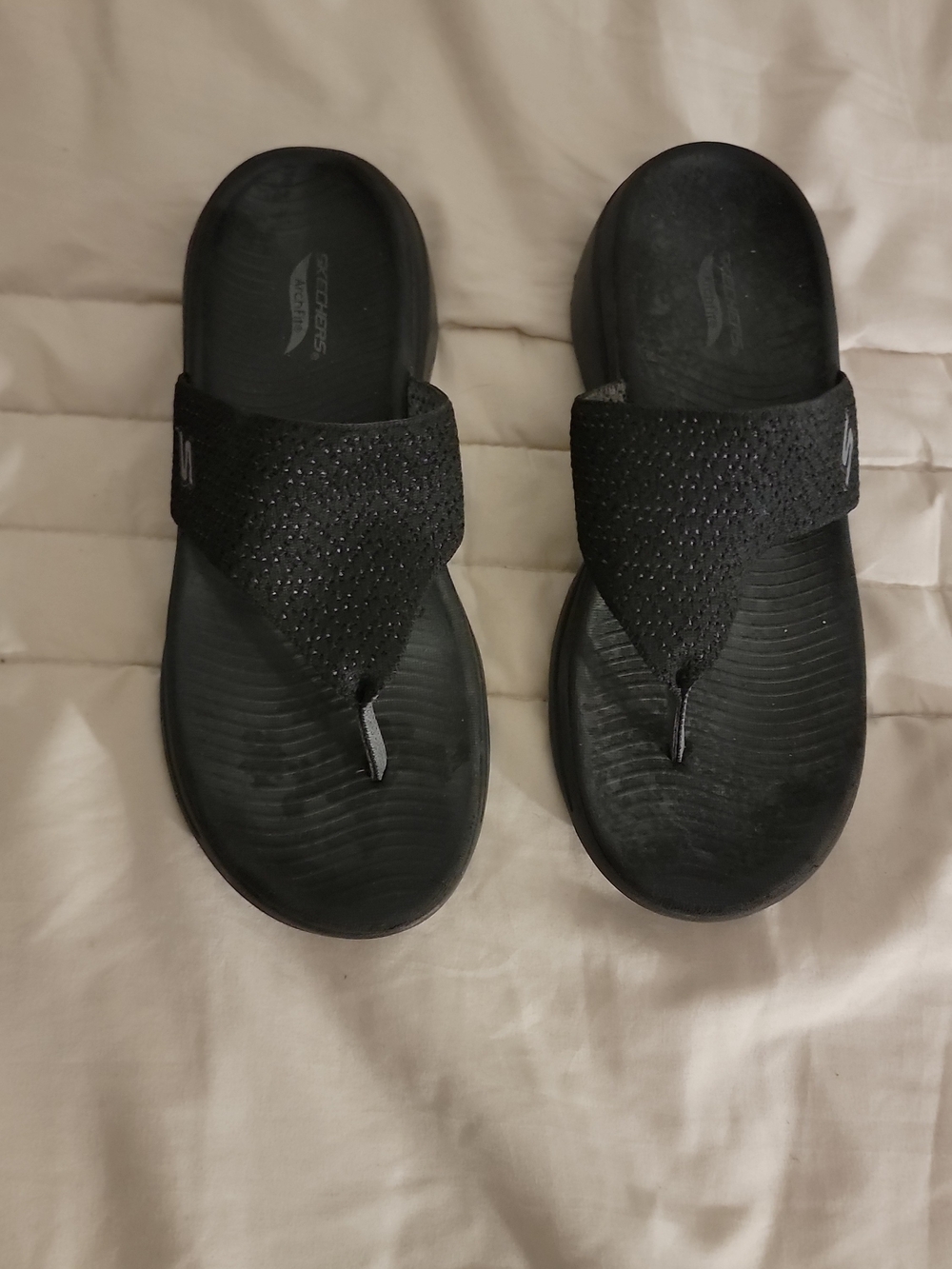 Skechers Black Thong Sandals - Cushioned Flip Flop